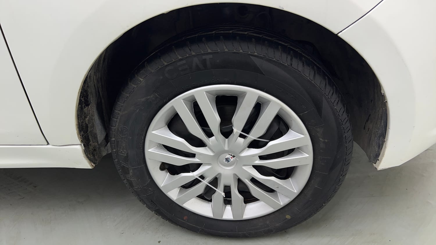 Used 2022 Tata Tiago XZ Plus CNG Cng Manual tyres RIGHT FRONT TYRE RIM VIEW