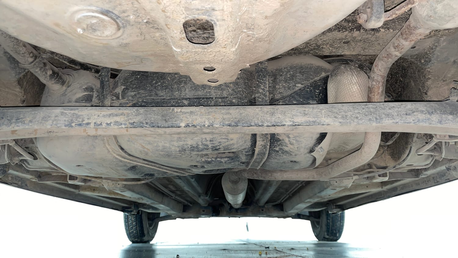 Used 2016 Maruti Suzuki Swift Lxi (O) Petrol Manual extra REAR UNDERBODY VIEW (TAKEN FROM REAR)