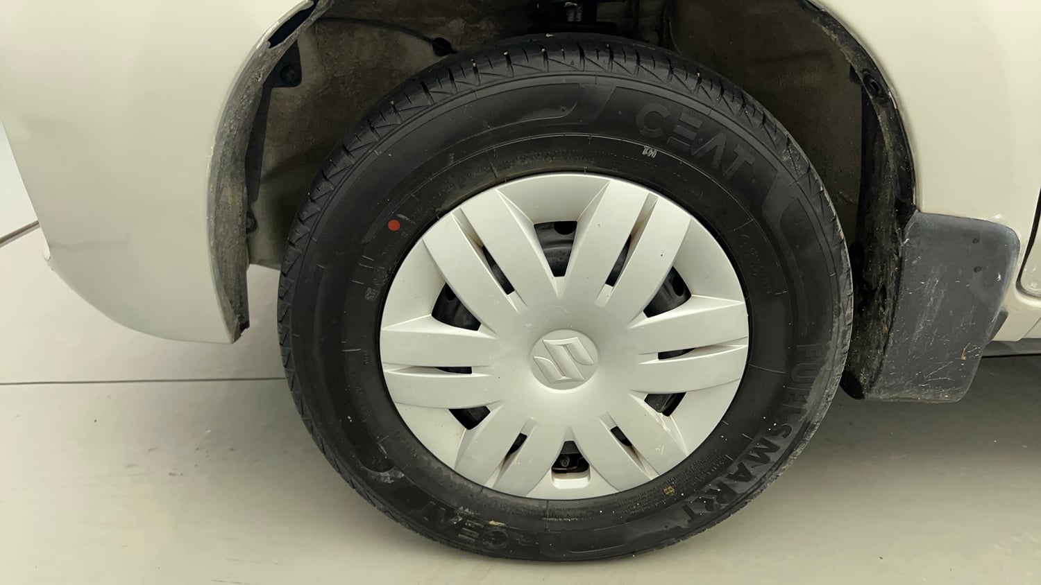 Used 2021 Maruti Suzuki Alto 800 LXi Petrol Manual tyres LEFT FRONT TYRE RIM VIEW