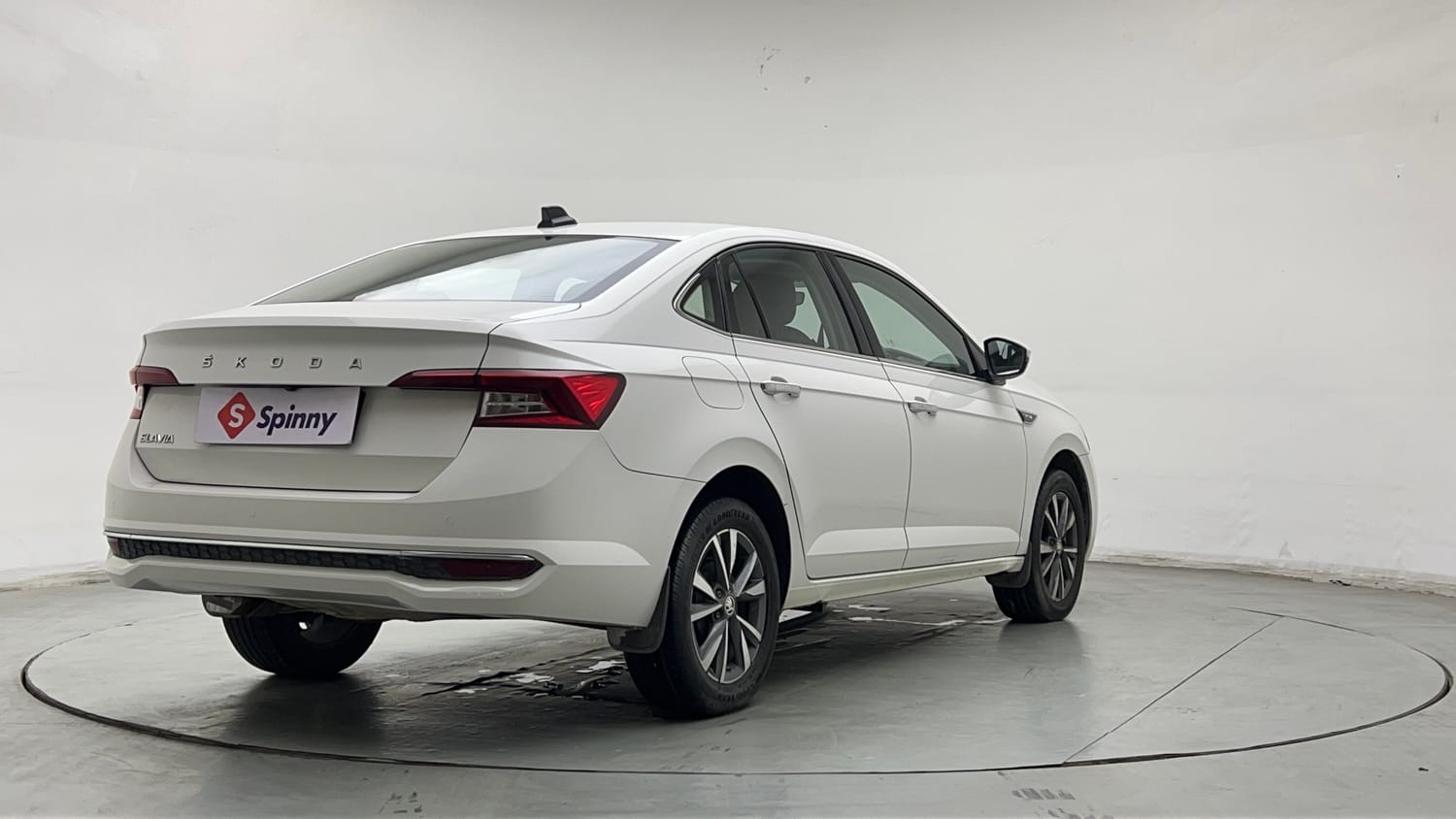 2022 Skoda Slavia Style 1.5L TSI MT-4