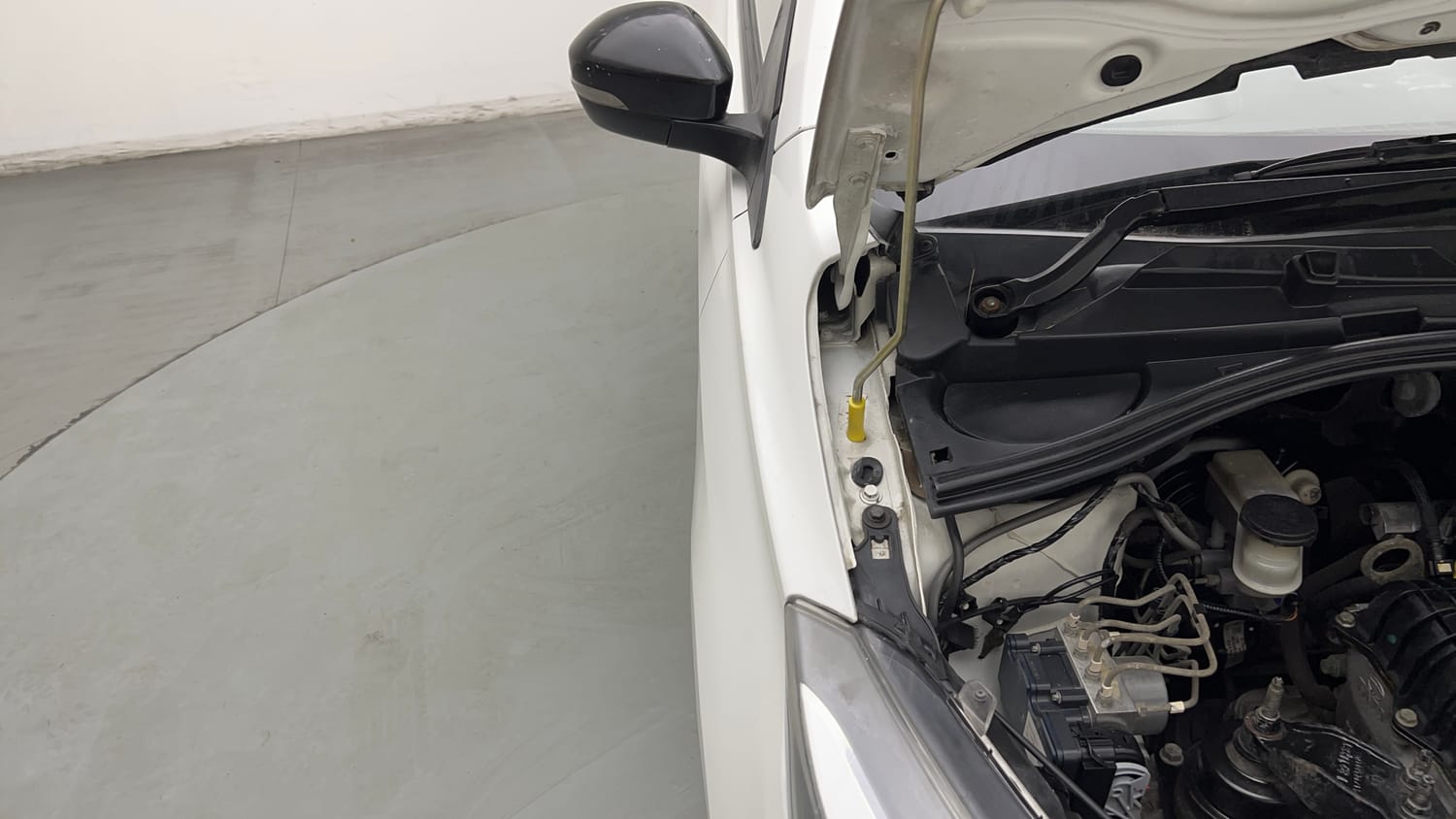 Used 2022 Tata Tiago XZ Plus CNG Cng Manual engine ENGINE RIGHT SIDE HINGE & APRON VIEW