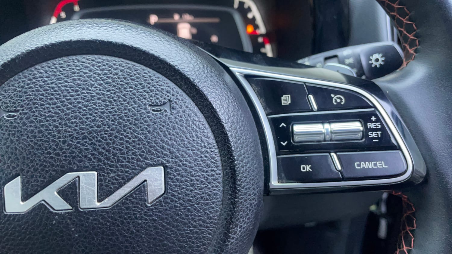 Used 2023 Kia Sonet X Line 1.5 Diesel AT Diesel Automatic top_features Cruise control