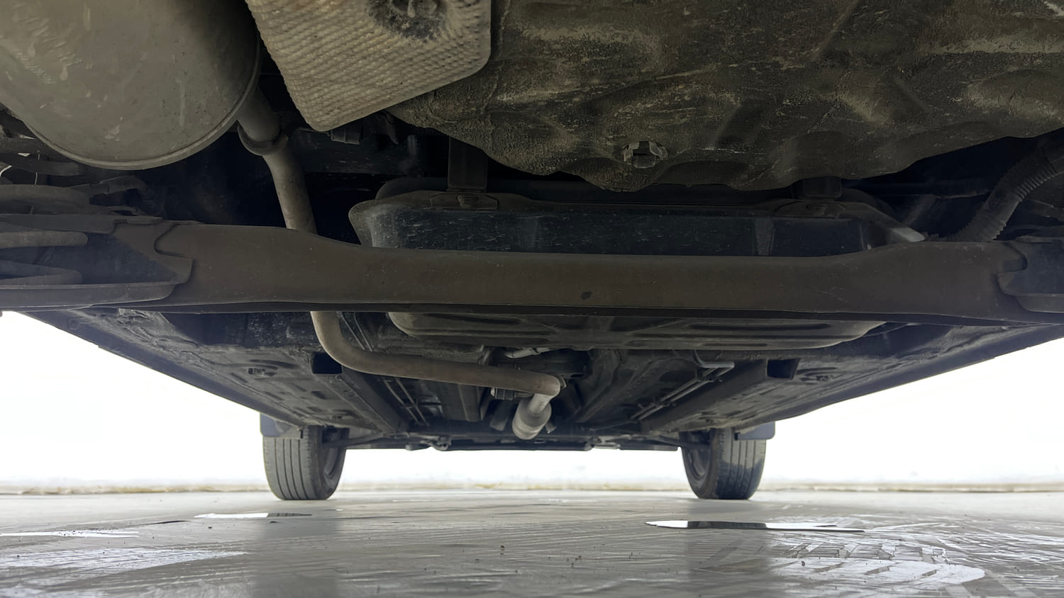 Used 2024 Renault Kiger RXT AMT Petrol Automatic extra REAR UNDERBODY VIEW (TAKEN FROM REAR)