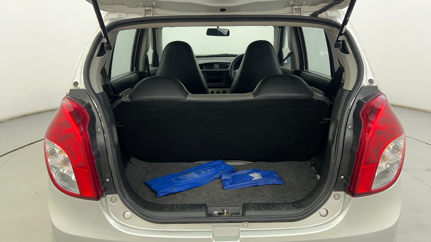 Used 2021 Maruti Suzuki Alto 800 LXi Petrol Manual interior DICKY INSIDE VIEW