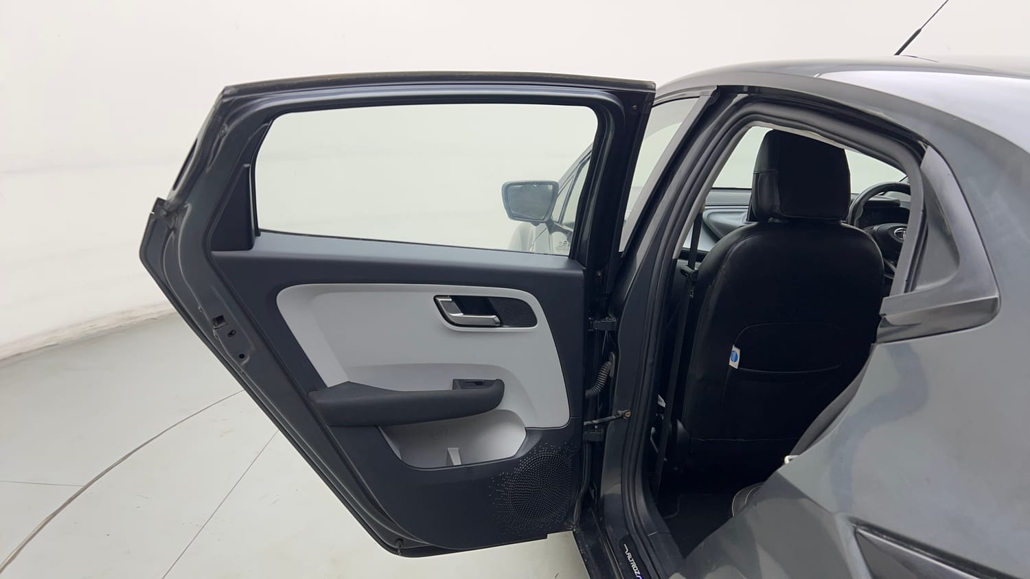 2020 Tata Altroz XZ Petrol-22