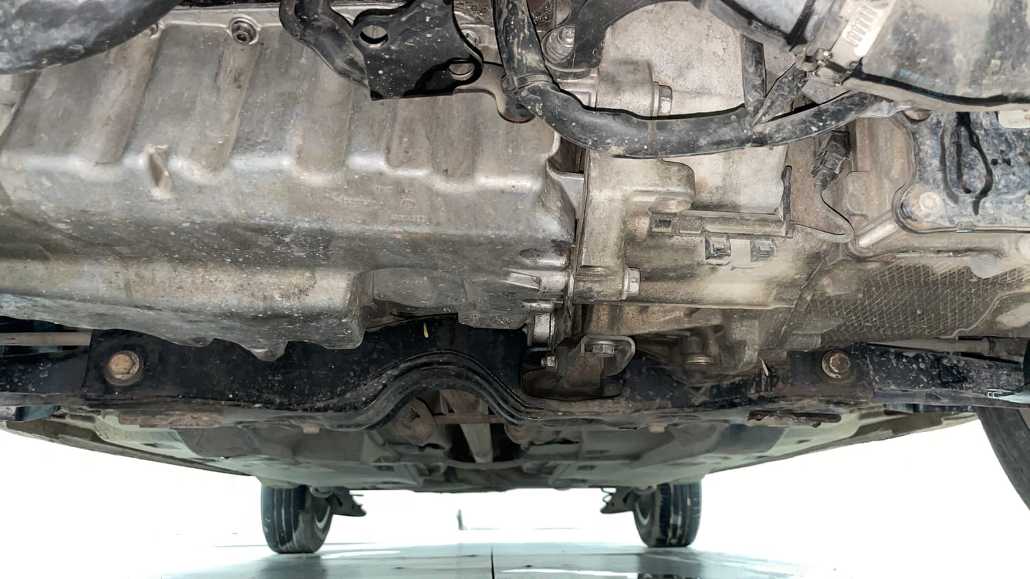 Used 2015 Volkswagen Vento Highline Diesel AT Diesel Automatic extra FRONT LEFT UNDERBODY VIEW