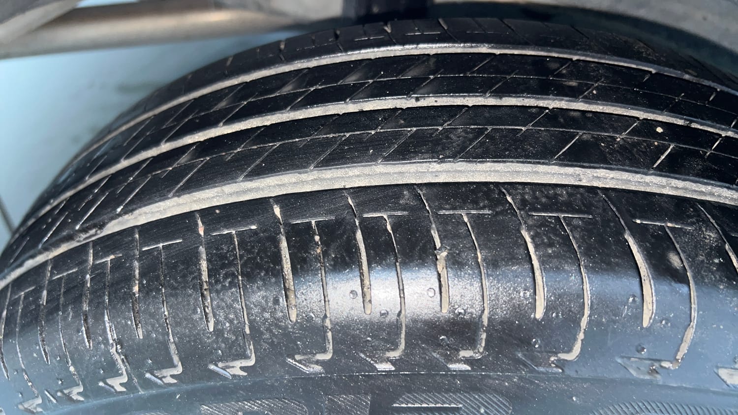 Used 2023 Honda Amaze S 1.2 Petrol CVT Petrol Automatic tyres RIGHT REAR TYRE TREAD VIEW