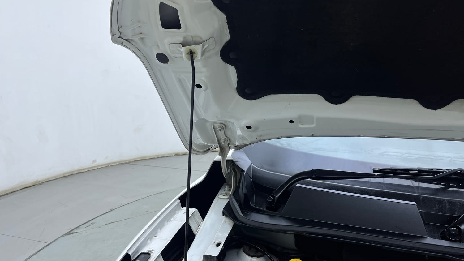 Used 2024 Renault Kiger RXT AMT Petrol Automatic engine ENGINE RIGHT SIDE HINGE & APRON VIEW