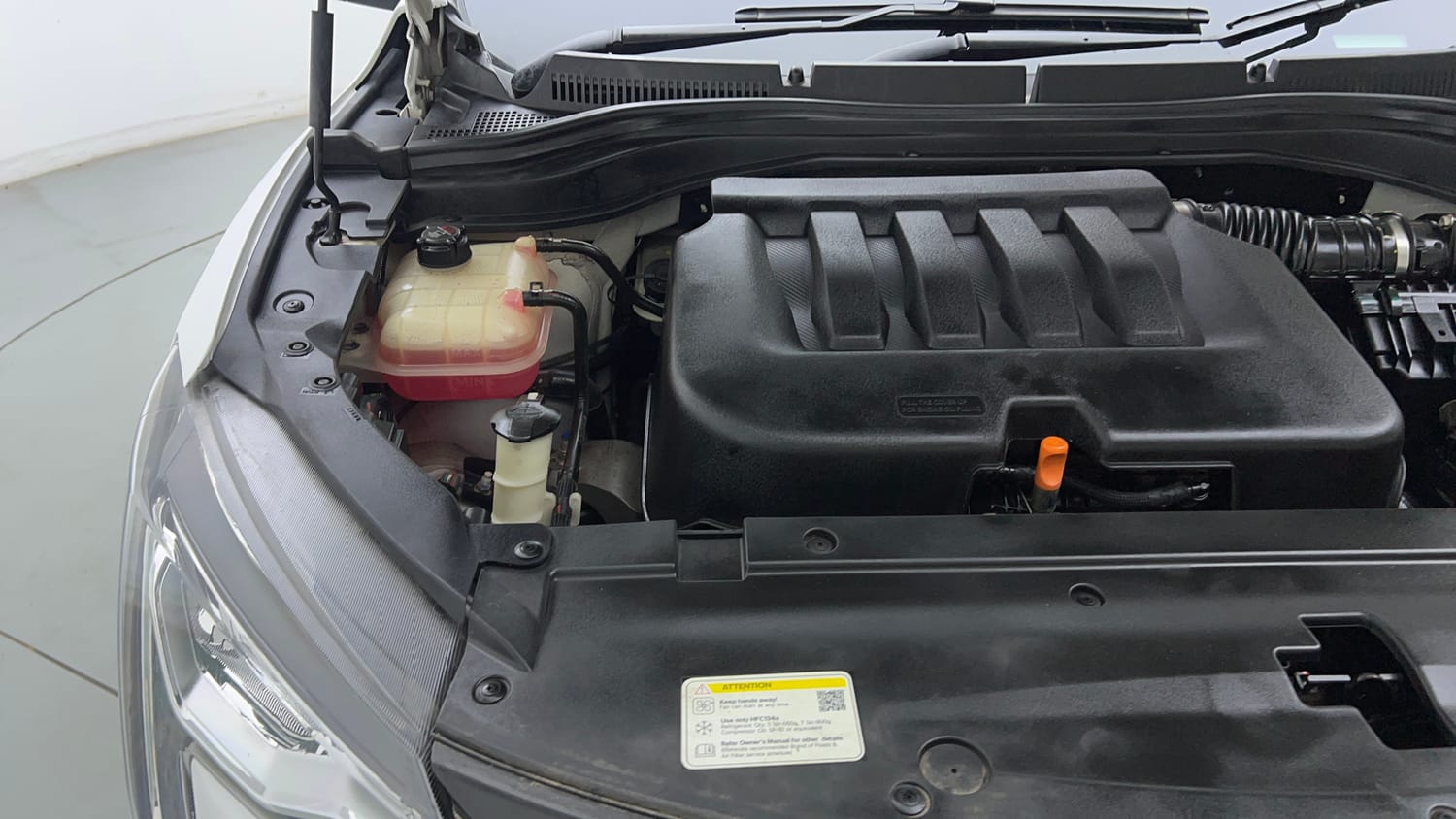 2023 Mahindra XUV700 AX 7 Petrol AT Luxury Pack 7 STR-30