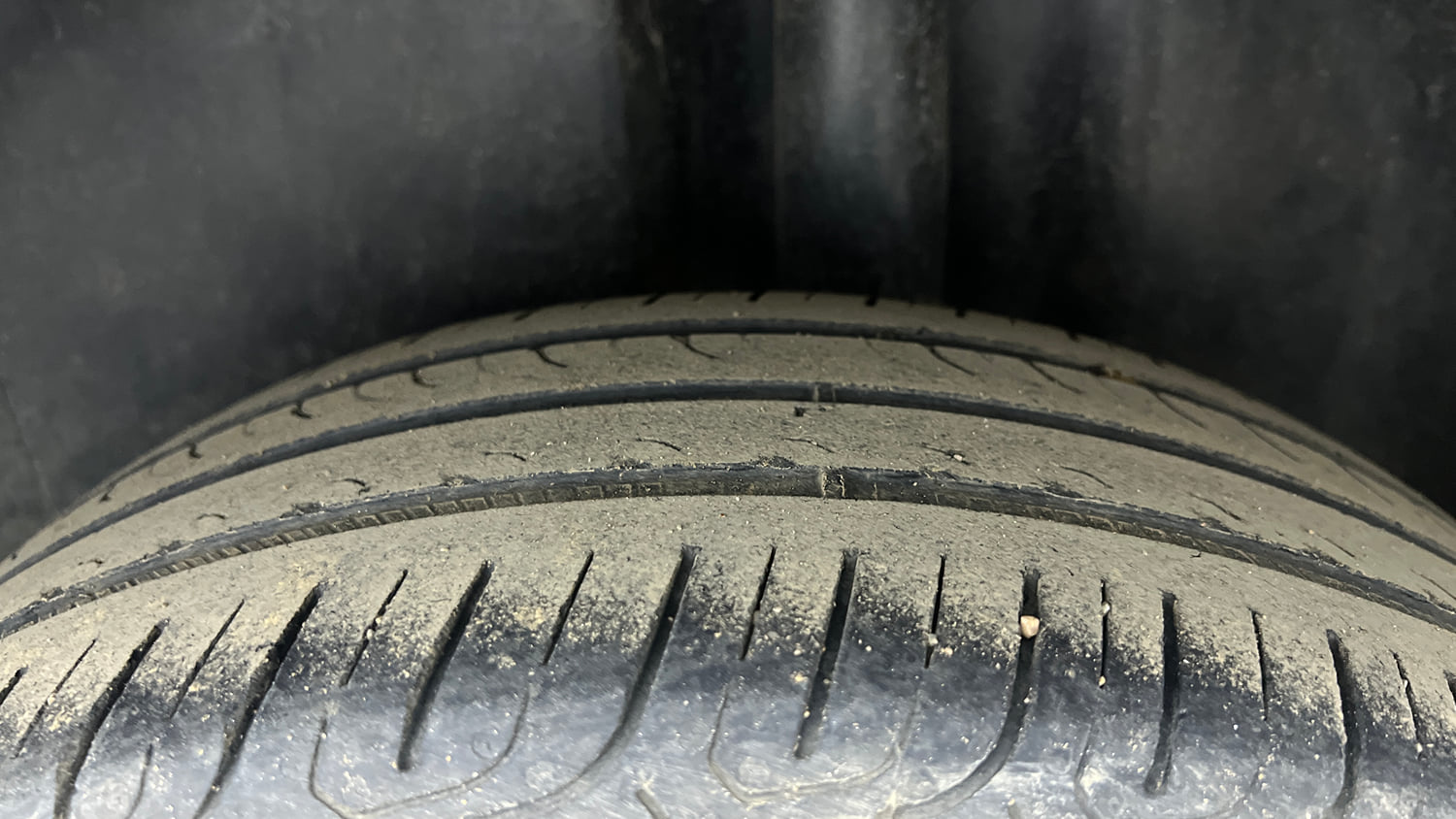 Used 2021 Volkswagen Polo Comfortline 1.0L MPI Petrol Manual tyres LEFT REAR TYRE TREAD VIEW