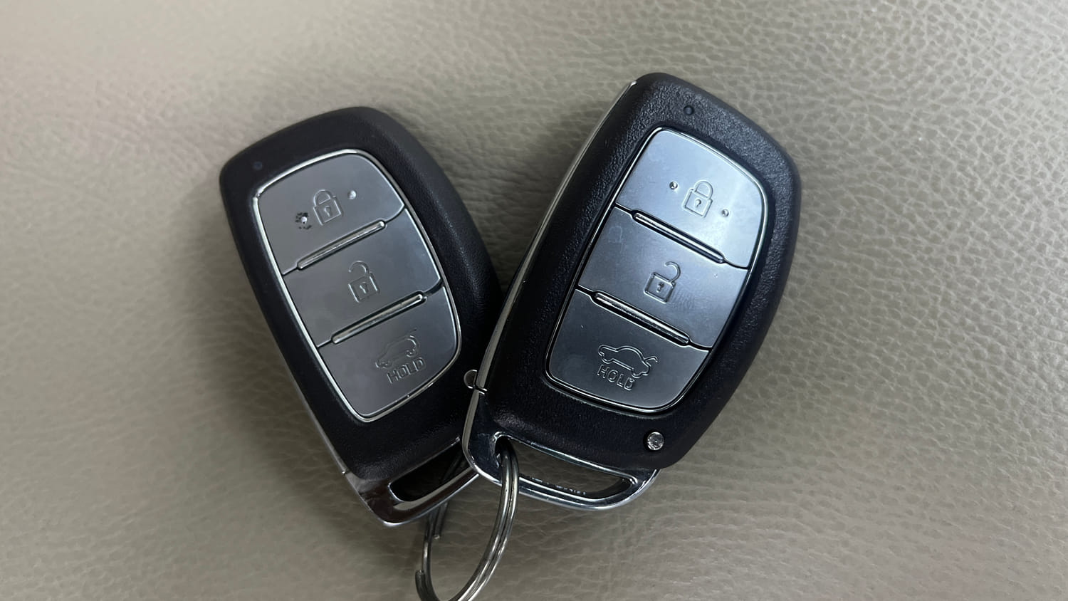 Used 2017 Hyundai Elite i20 Asta 1.2 Petrol Manual extra CAR KEY VIEW