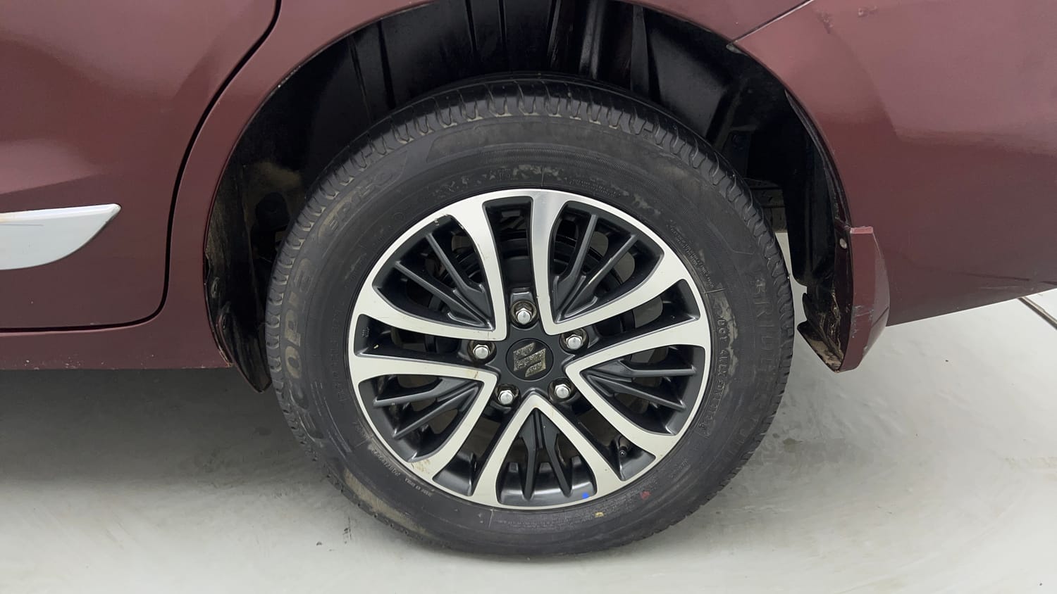 Used 2022 Maruti Suzuki Ertiga ZXi Plus Petrol Manual tyres LEFT REAR TYRE RIM VIEW