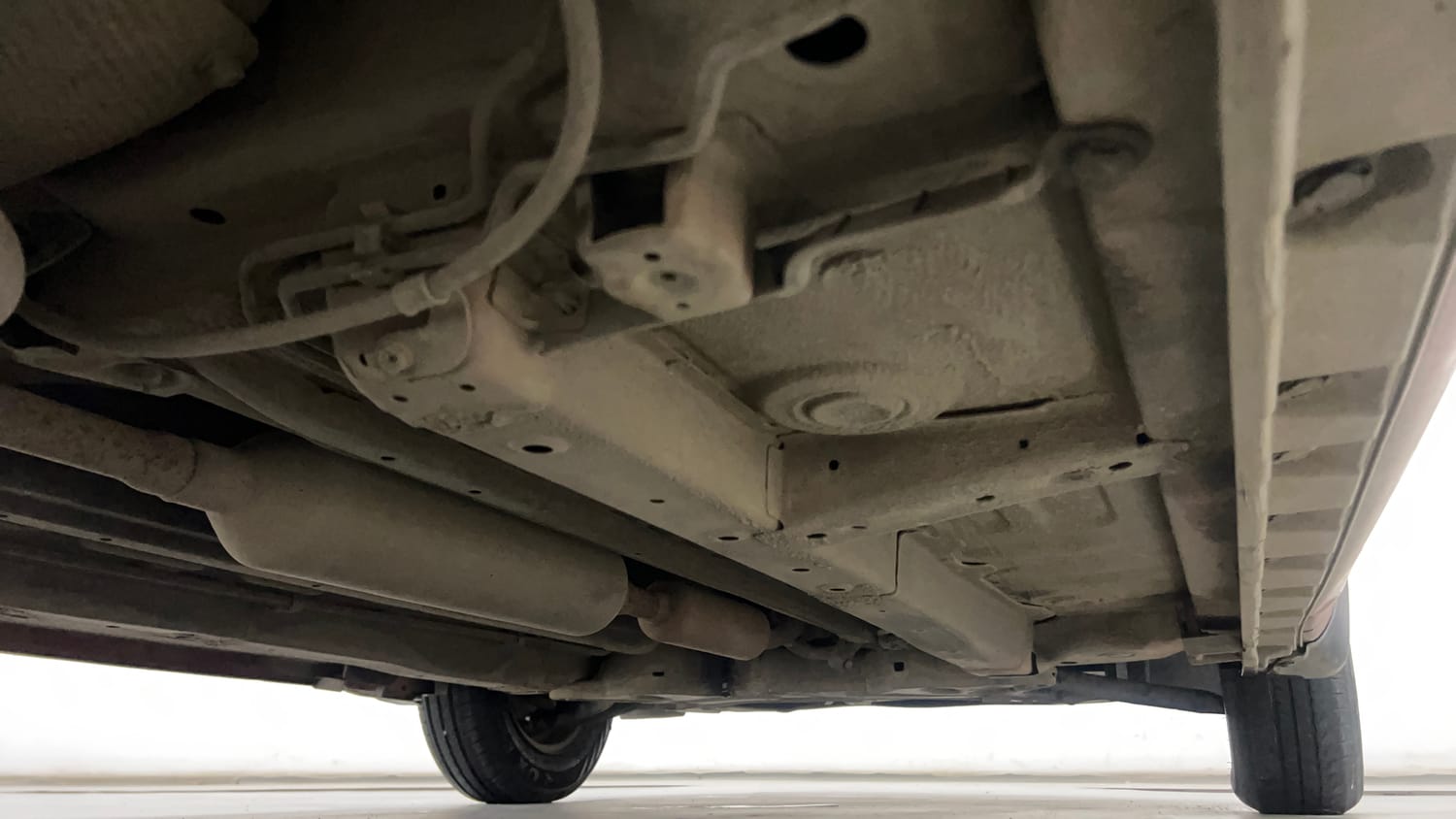 Used 2014 Maruti Suzuki Swift VXi Petrol Manual extra REAR RIGHT UNDERBODY VIEW