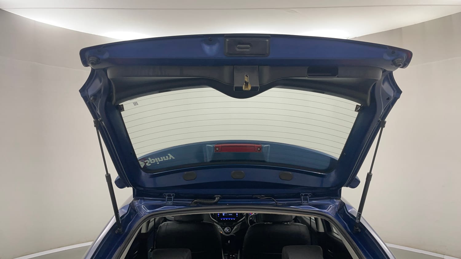 Used 2019 Maruti Suzuki Baleno Delta 1.2 Petrol Manual interior DICKY DOOR OPEN VIEW