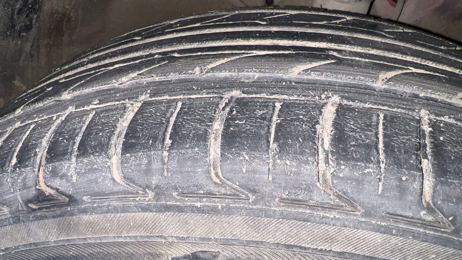 Used 2017 Hyundai Creta 1.6 SX Plus AT Petrol Petrol Automatic tyres RIGHT FRONT TYRE TREAD VIEW