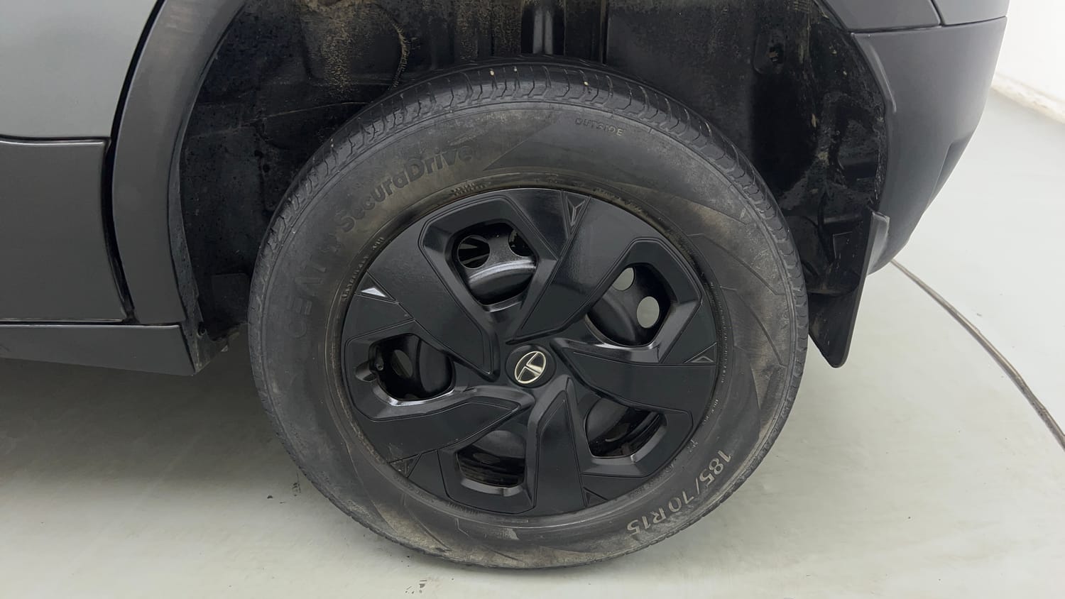 Used 2022 Tata Punch Adventure AMT Petrol Automatic tyres LEFT REAR TYRE RIM VIEW