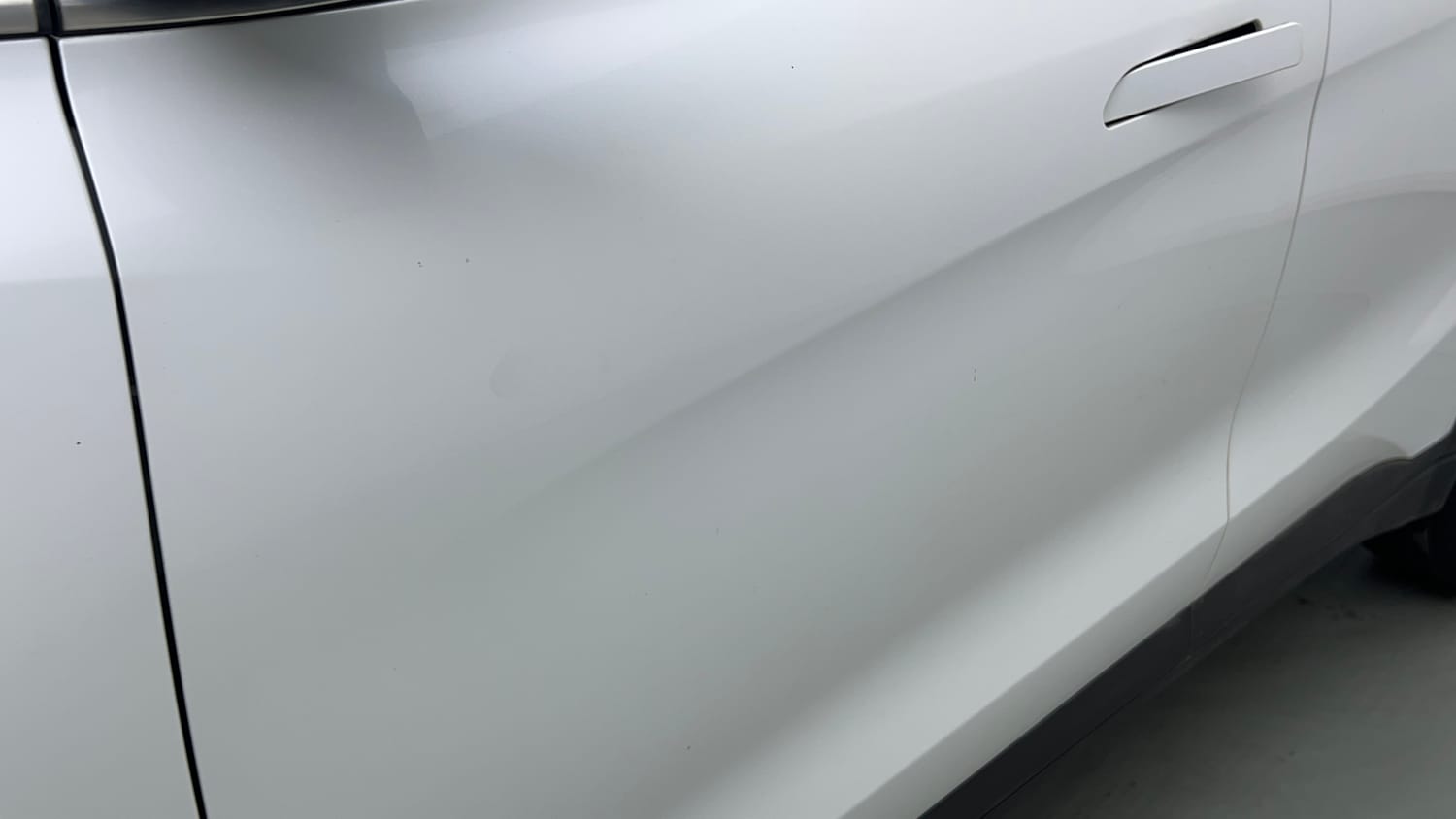 2023 Mahindra XUV700 AX 7 Petrol AT Luxury Pack 7 STR-51