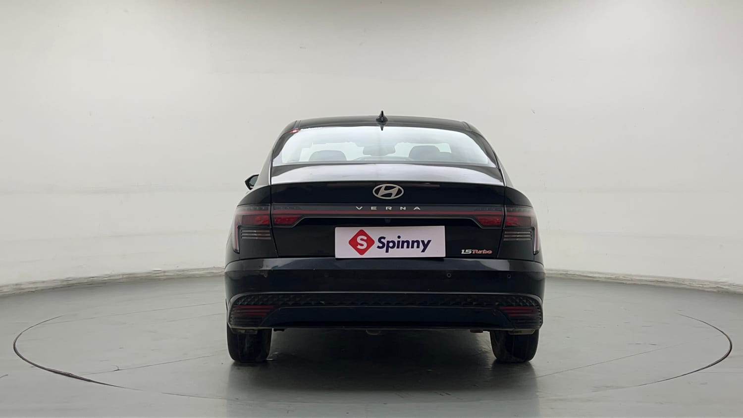 Used 2023 Hyundai Verna SX 1.5 Turbo Petrol MT Petrol Manual exterior BACK VIEW