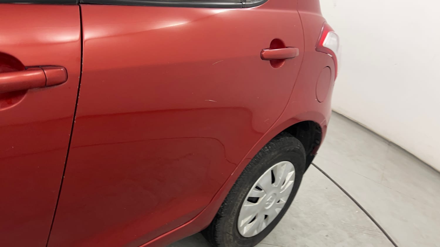 Used 2014 Maruti Suzuki Swift VXi Petrol Manual dents MINOR SCRATCH