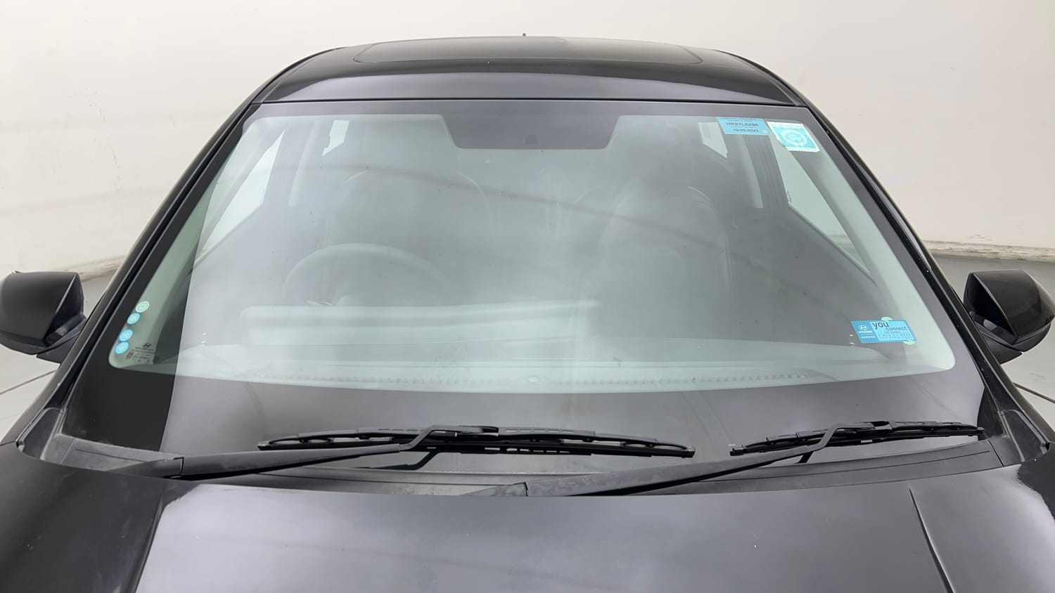 Used 2023 Hyundai Verna SX 1.5 Turbo Petrol MT Petrol Manual exterior FRONT WINDSHIELD VIEW