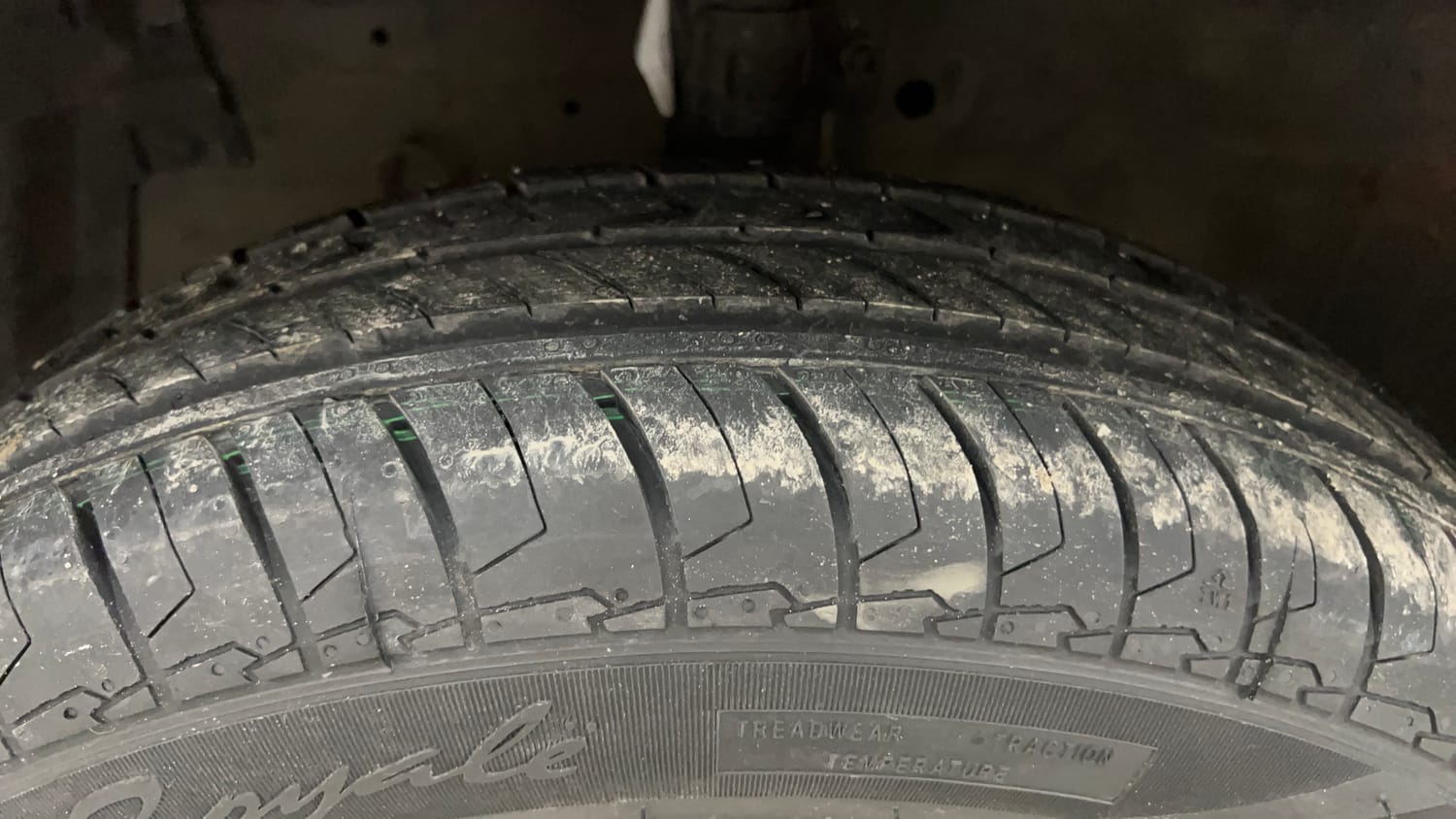 Used 2014 Maruti Suzuki Swift VXi Petrol Manual tyres LEFT FRONT TYRE TREAD VIEW
