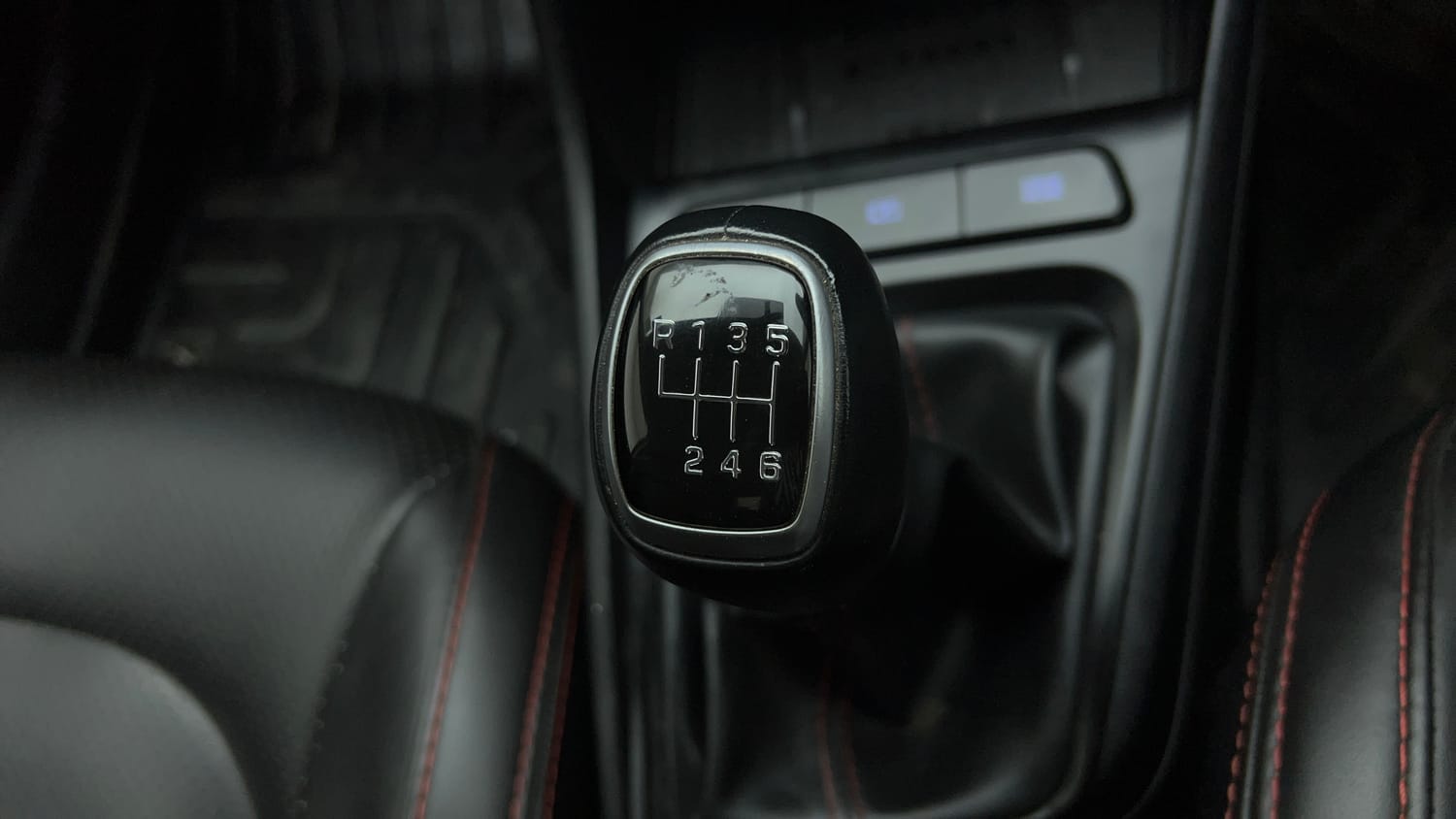 Used 2023 Hyundai Verna SX 1.5 Turbo Petrol MT Petrol Manual interior GEAR  KNOB VIEW