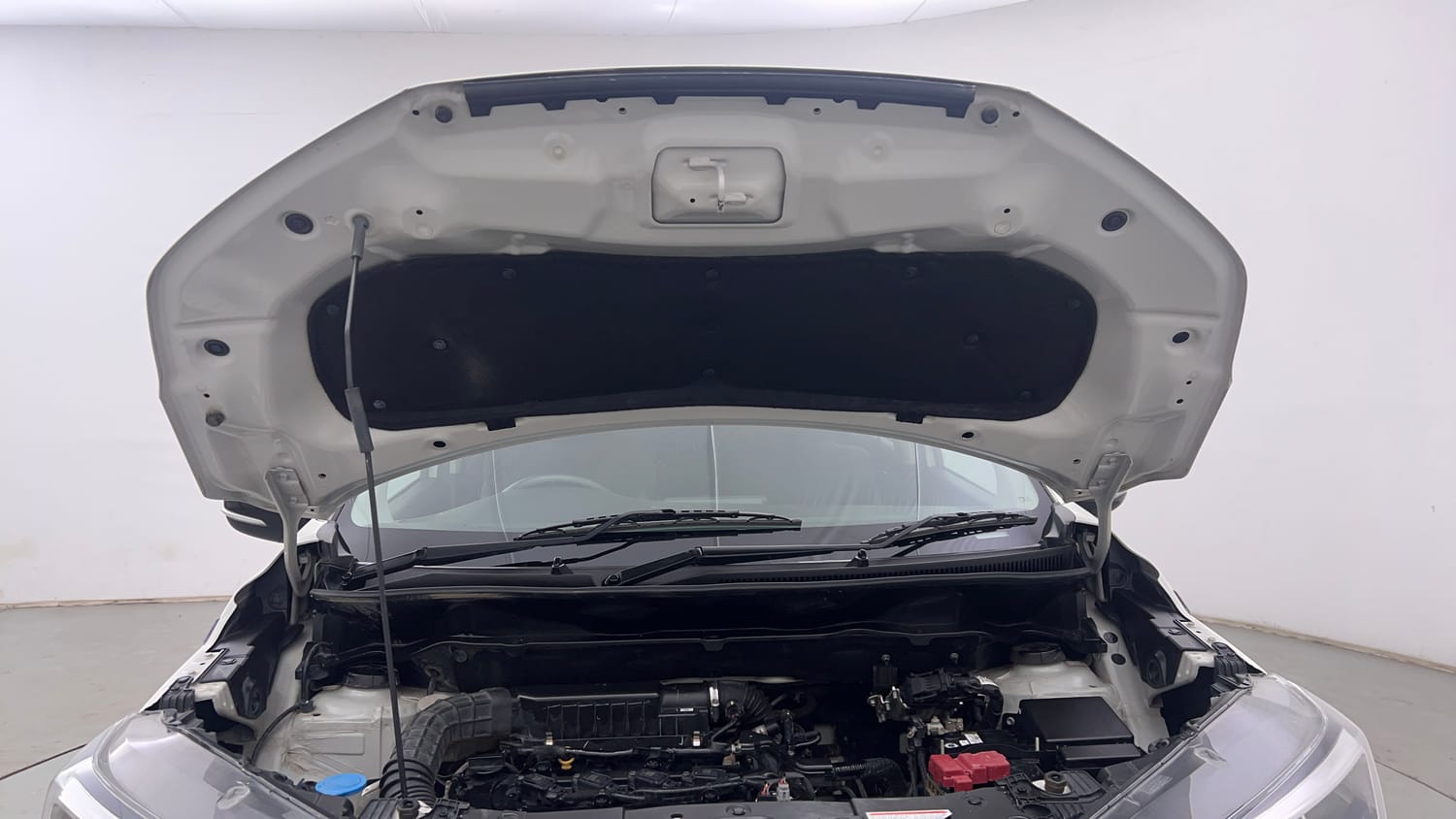 Used 2021 Maruti Suzuki XL6 Zeta MT Petrol Petrol Manual engine ENGINE & BONNET OPEN FRONT VIEW