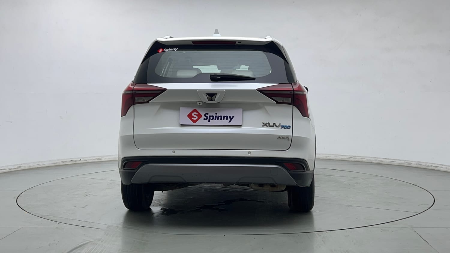 2023 Mahindra XUV700 AX 7 Petrol AT Luxury Pack 7 STR-3