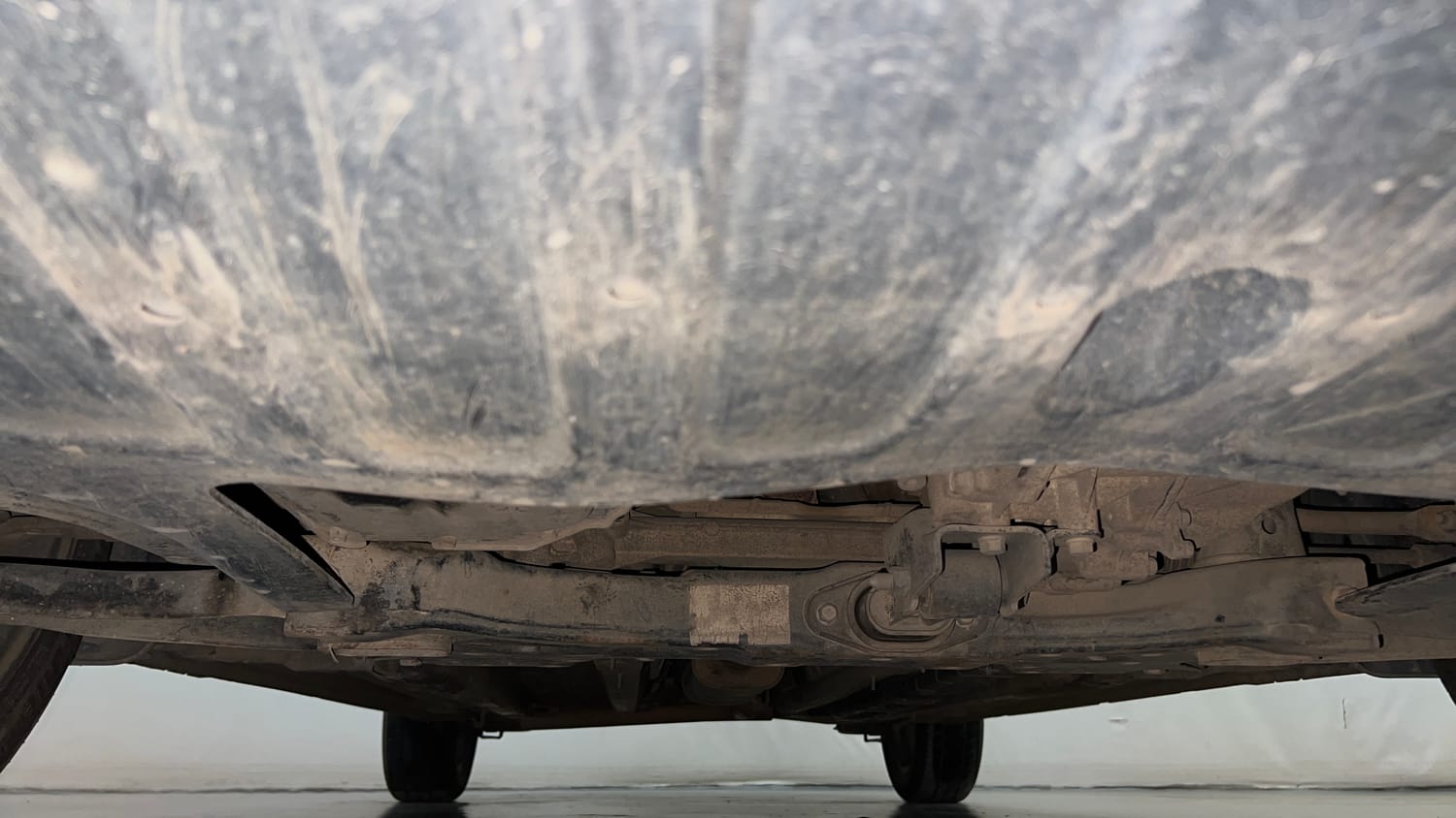 Used 2017 Hyundai Verna SX 1.6 VTVT Petrol Manual extra FRONT LEFT UNDERBODY VIEW