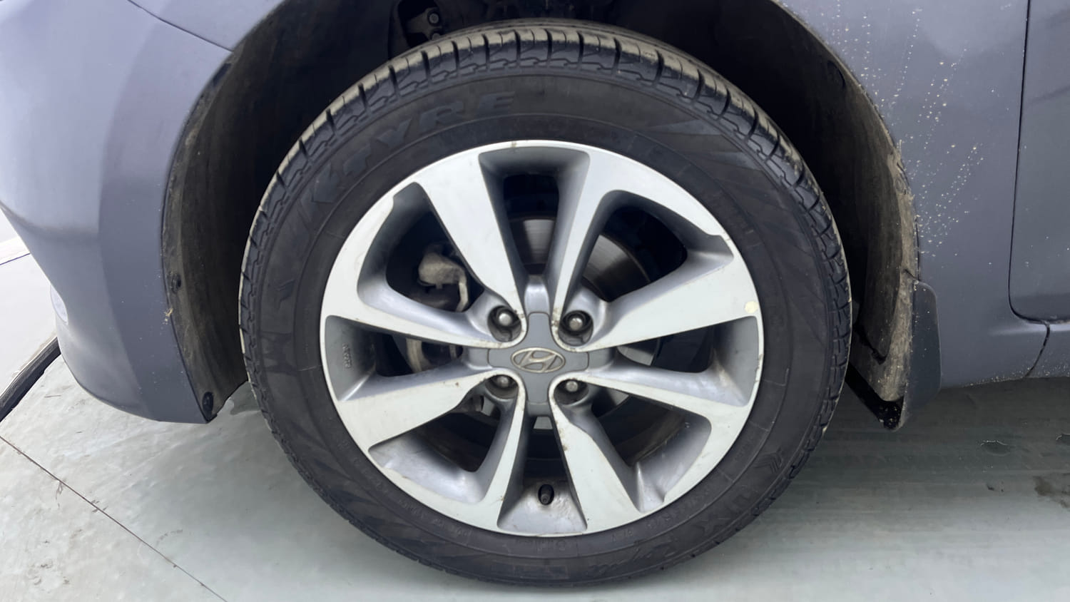 Used 2017 Hyundai Elite i20 Asta 1.2 Petrol Manual tyres LEFT FRONT TYRE RIM VIEW