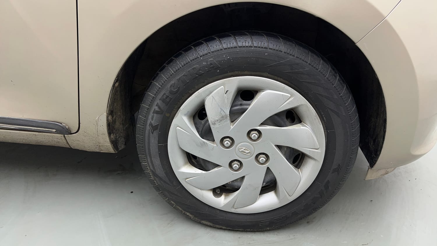 2019 Hyundai Santro Sportz-32