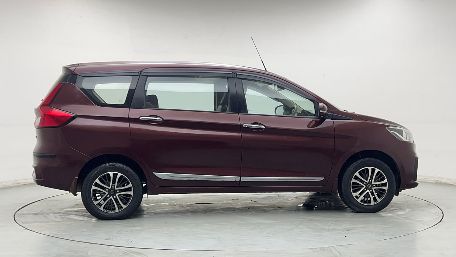 Used 2022 Maruti Suzuki Ertiga ZXi Plus Petrol Manual exterior RIGHT SIDE VIEW