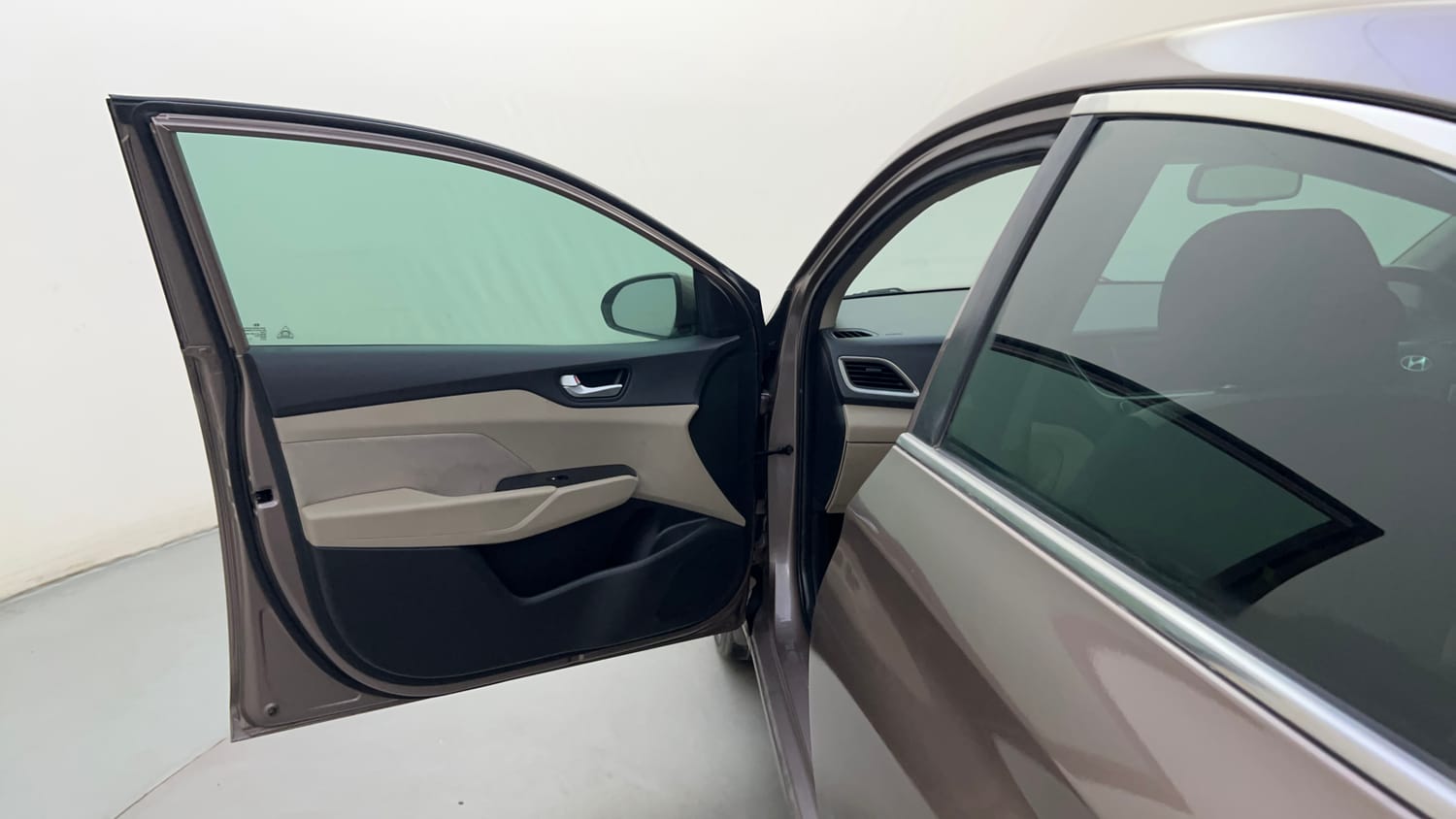 Used 2017 Hyundai Verna SX 1.6 VTVT Petrol Manual interior LEFT FRONT DOOR OPEN VIEW