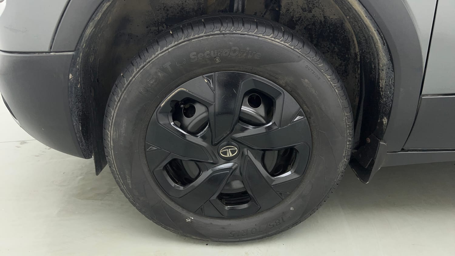 Used 2022 Tata Punch Adventure AMT Petrol Automatic tyres LEFT FRONT TYRE RIM VIEW