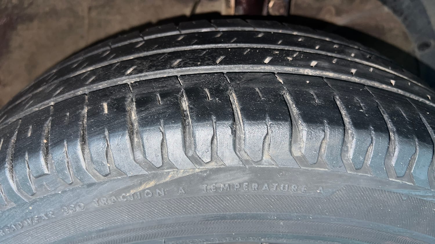 Used 2022 Maruti Suzuki Ertiga ZXi Plus Petrol Manual tyres RIGHT FRONT TYRE TREAD VIEW