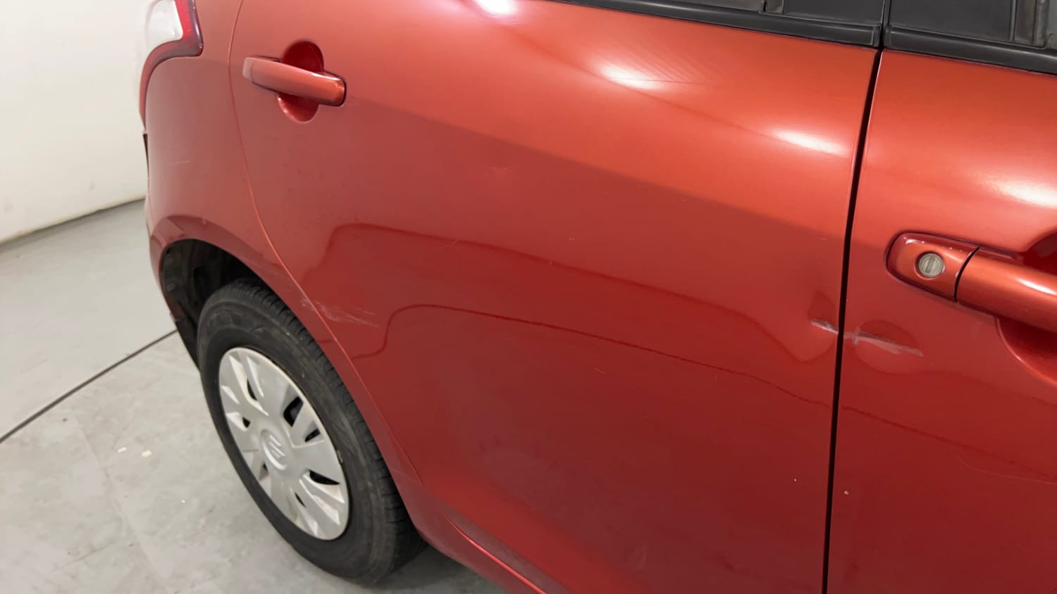 Used 2014 Maruti Suzuki Swift VXi Petrol Manual dents MINOR SCRATCH