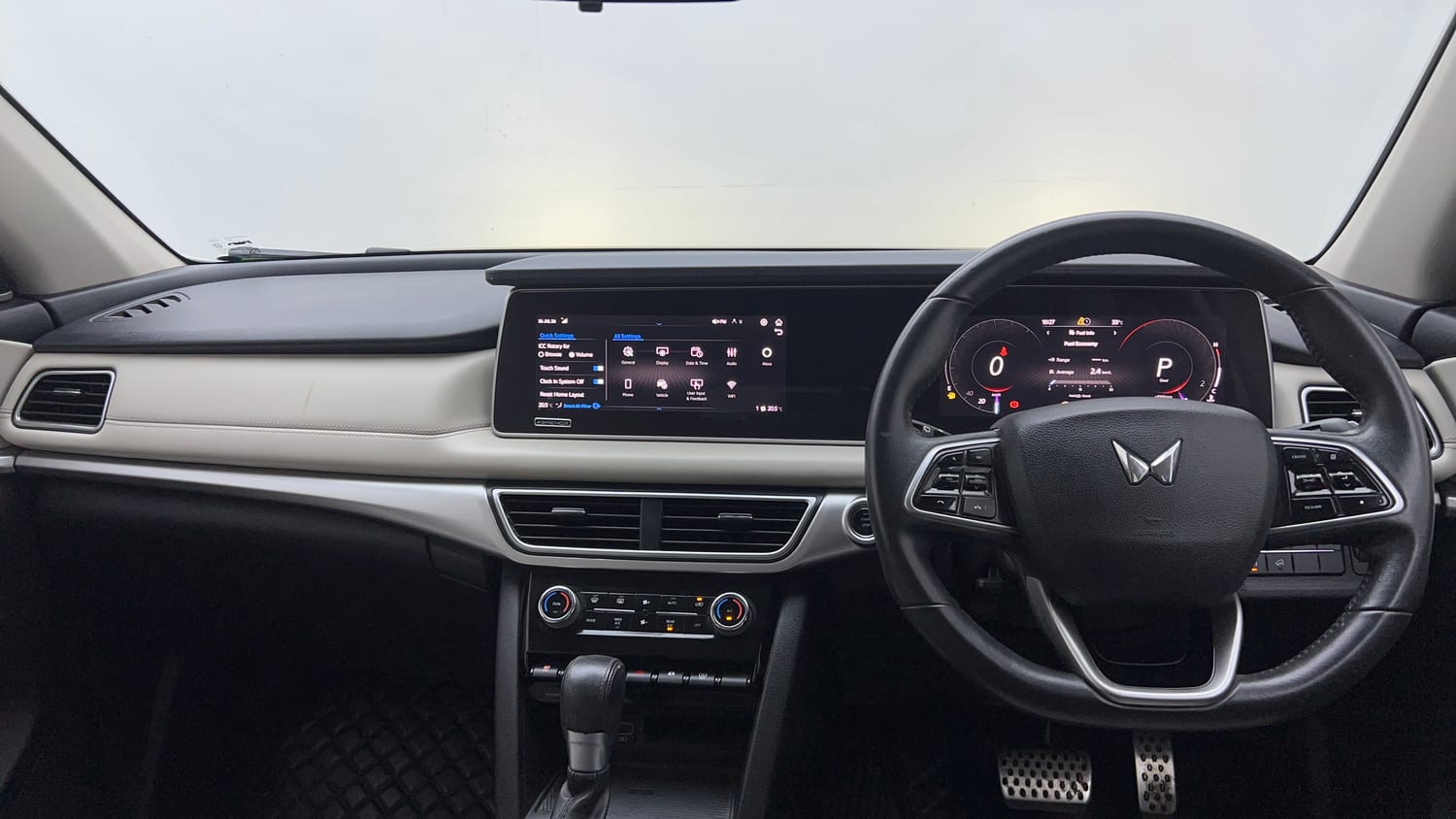 2023 Mahindra XUV700 AX 7 Petrol AT Luxury Pack 7 STR-12