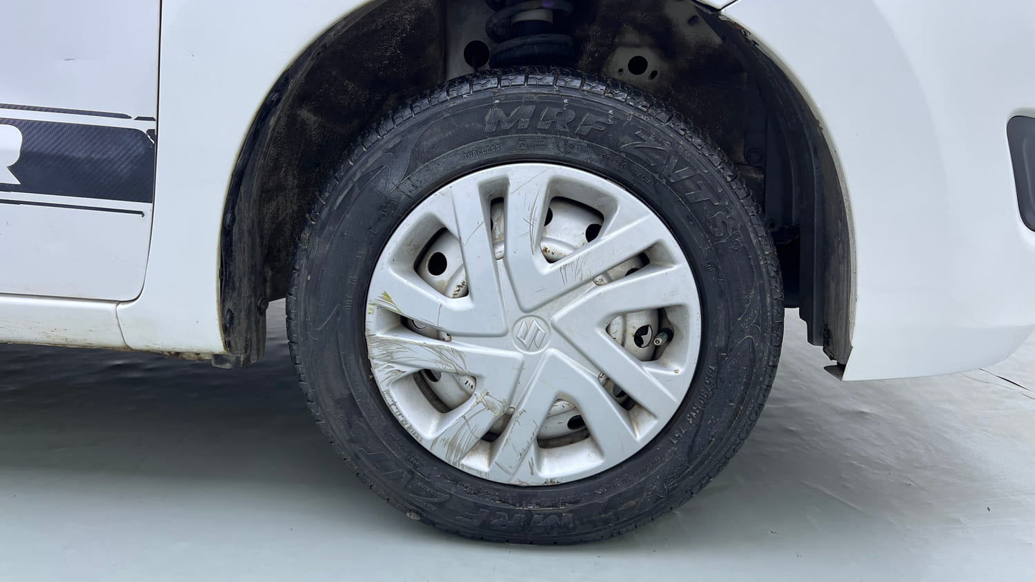 Used 2018 Maruti Suzuki Wagon R LXI CNG Cng Manual tyres RIGHT FRONT TYRE RIM VIEW
