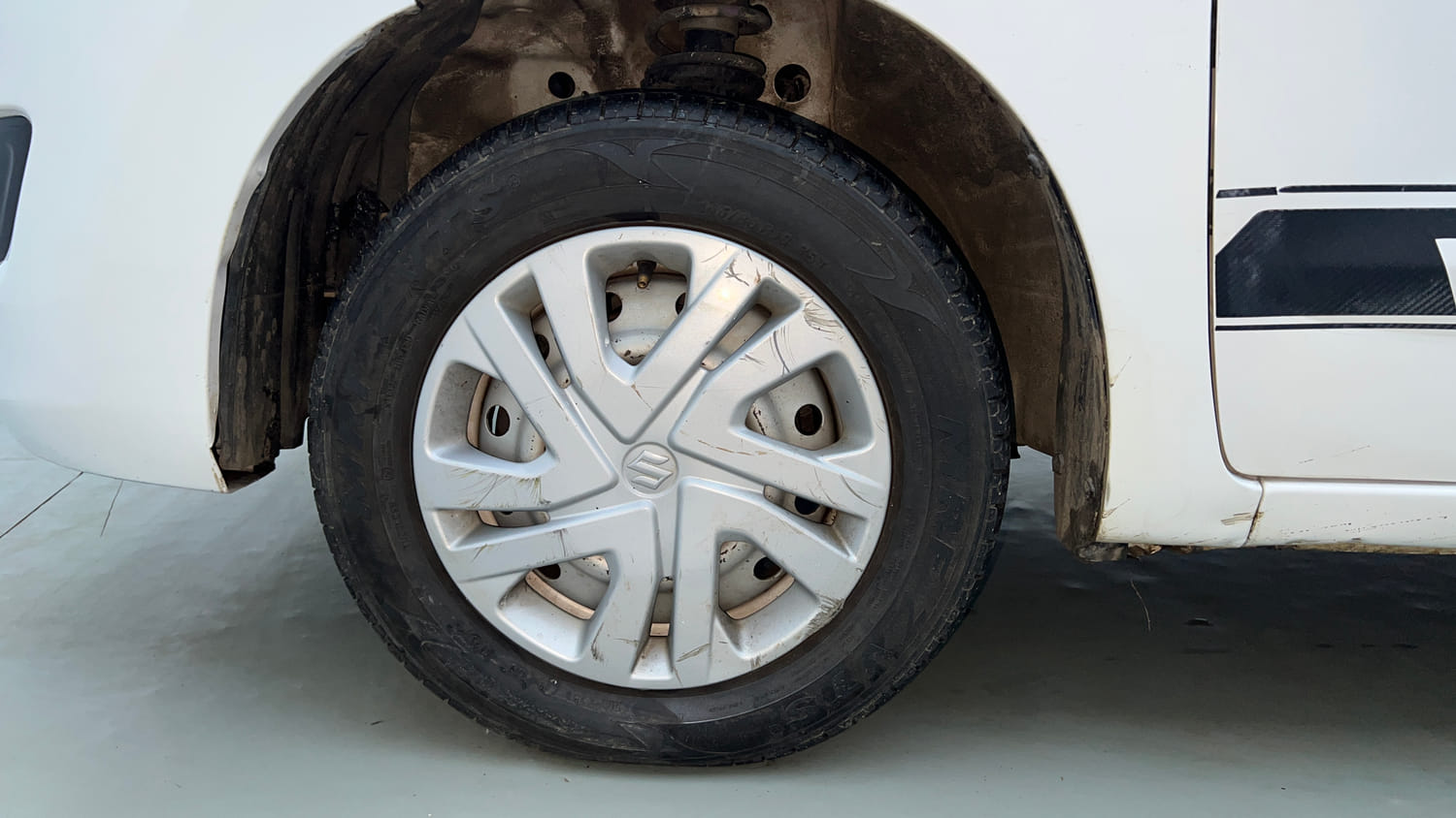 Used 2018 Maruti Suzuki Wagon R LXI CNG Cng Manual tyres LEFT FRONT TYRE RIM VIEW