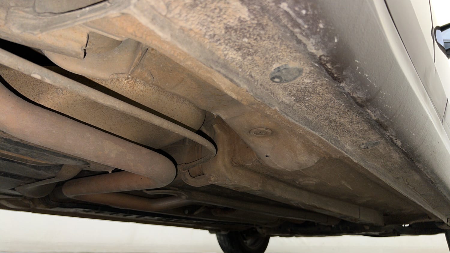 Used 2017 Hyundai Verna SX 1.6 VTVT Petrol Manual extra REAR RIGHT UNDERBODY VIEW