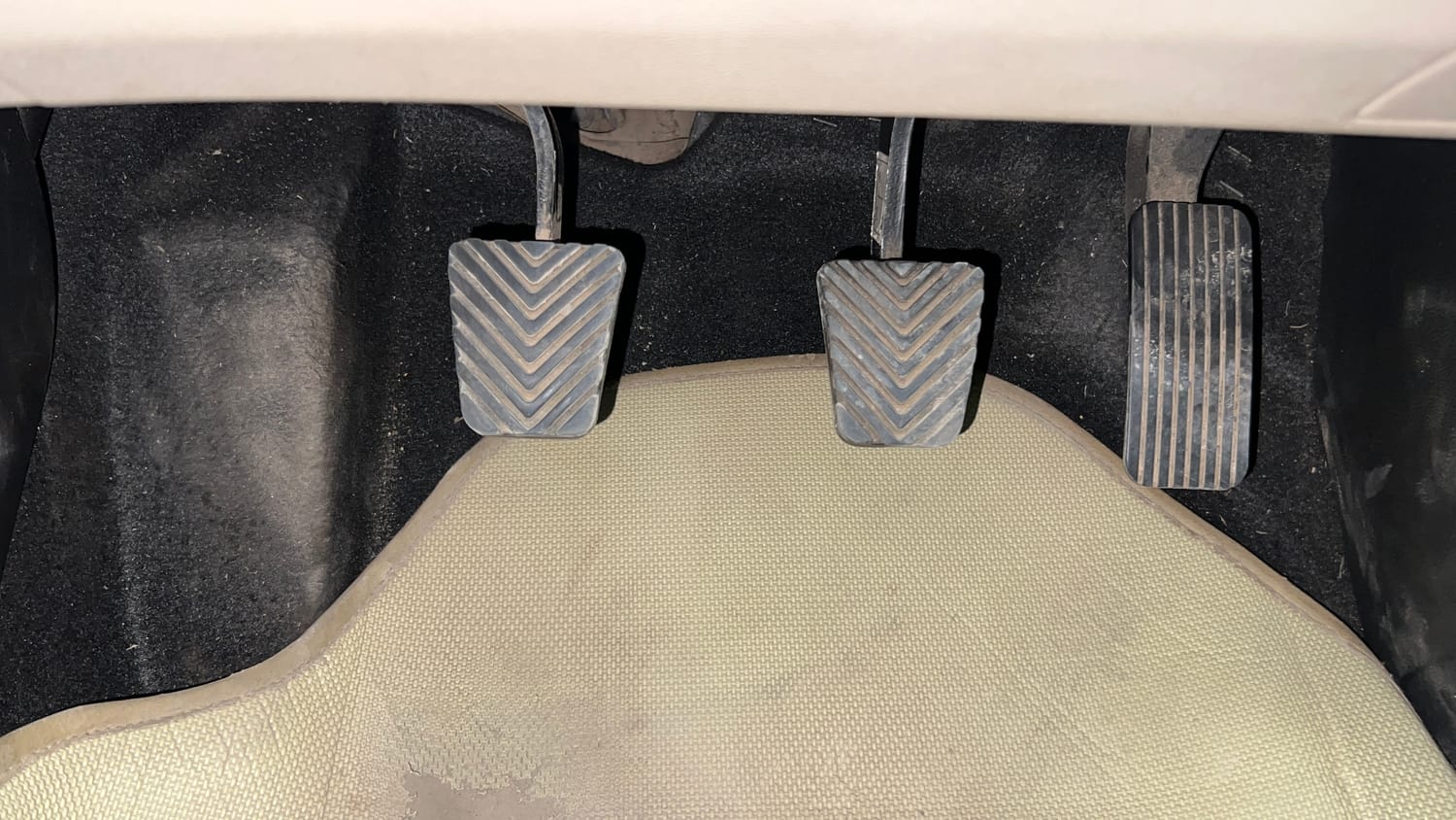 Used 2017 Hyundai Verna SX 1.6 VTVT Petrol Manual interior PEDALS VIEW