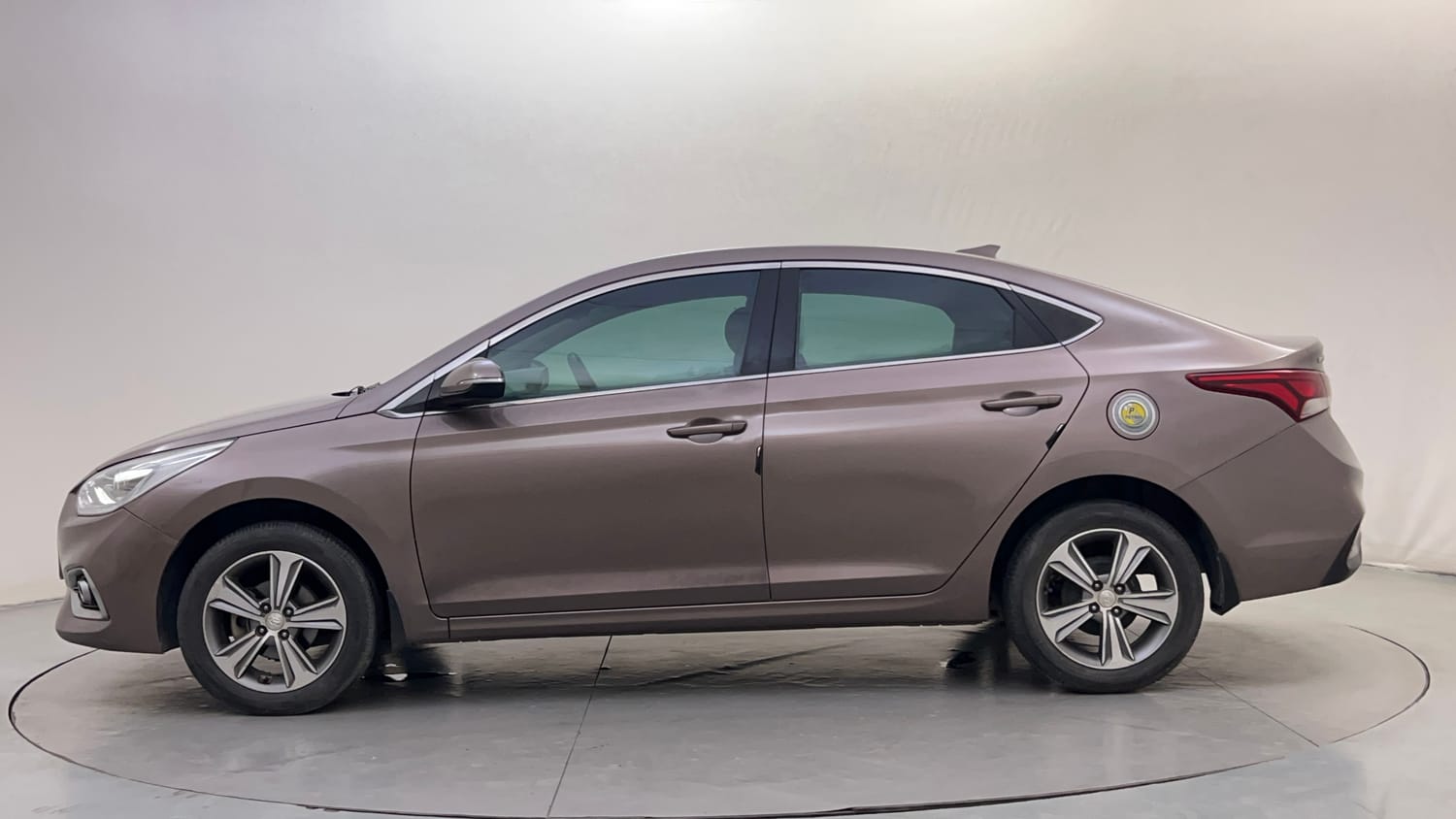 Used 2017 Hyundai Verna SX 1.6 VTVT Petrol Manual exterior LEFT SIDE VIEW