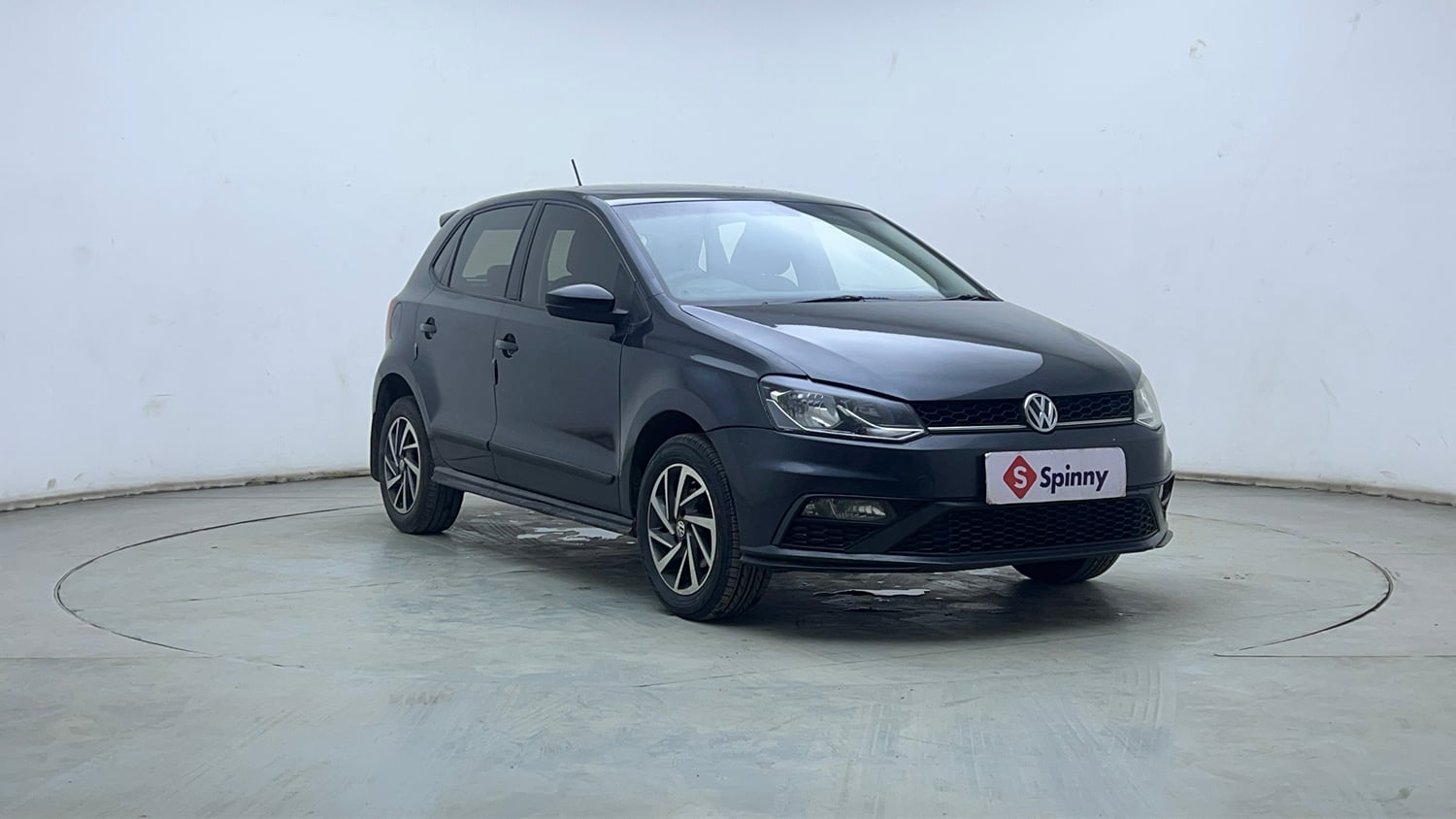 Used 2021 Volkswagen Polo Comfortline 1.0L MPI Petrol Manual exterior RIGHT FRONT CORNER VIEW