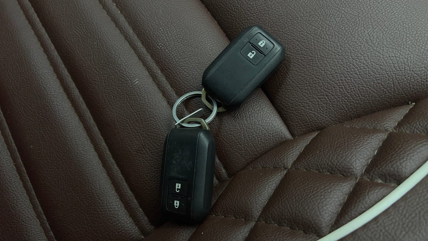 Used 2022 Maruti Suzuki Ertiga ZXi Plus Petrol Manual extra CAR KEY VIEW
