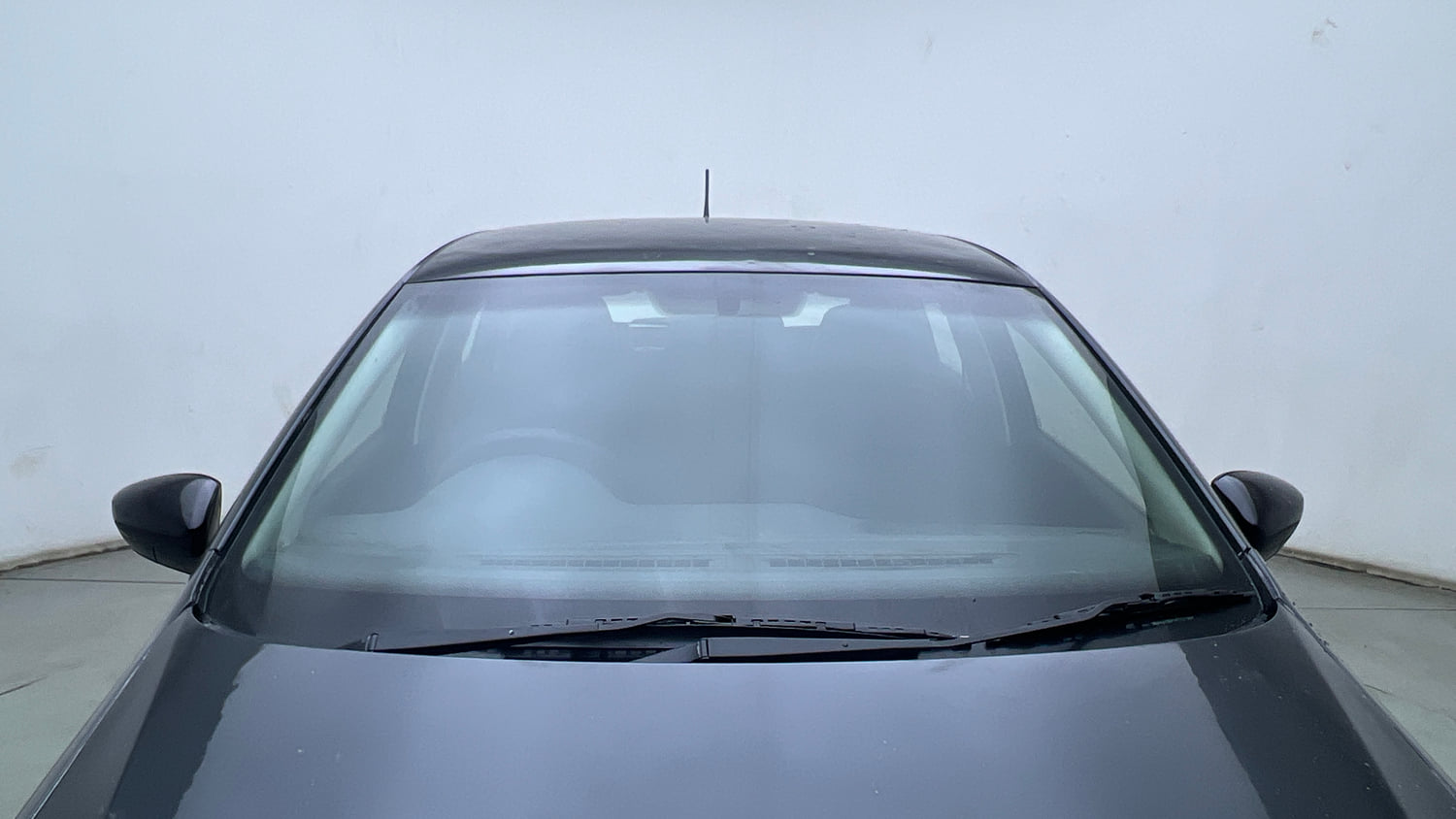 Used 2021 Volkswagen Polo Comfortline 1.0L MPI Petrol Manual exterior FRONT WINDSHIELD VIEW