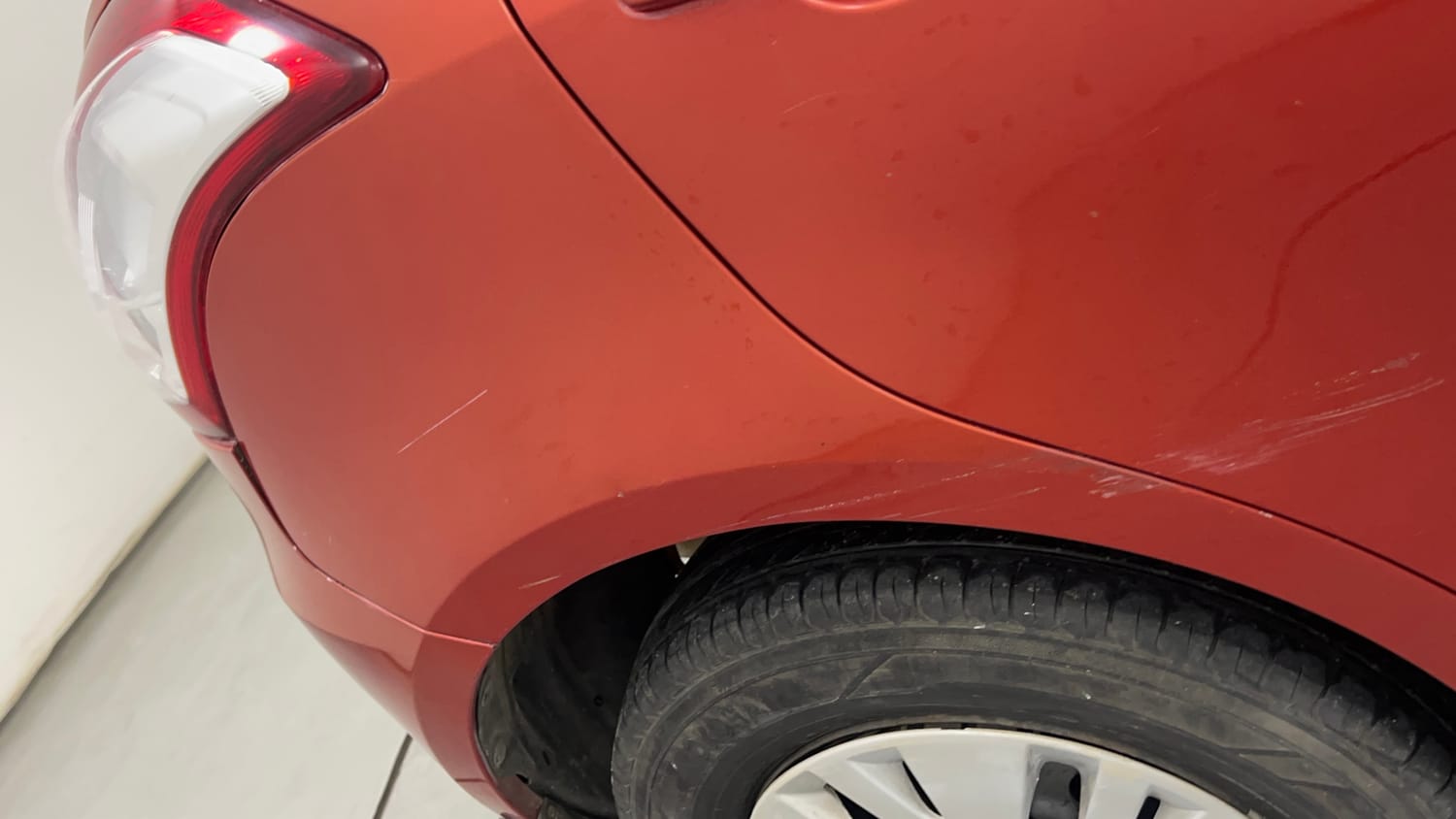 Used 2014 Maruti Suzuki Swift VXi Petrol Manual dents MINOR SCRATCH