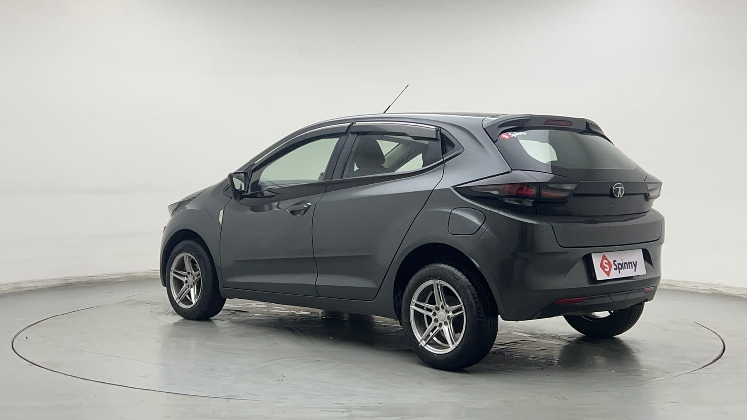 2022 Tata Altroz XE Plus Petrol-2