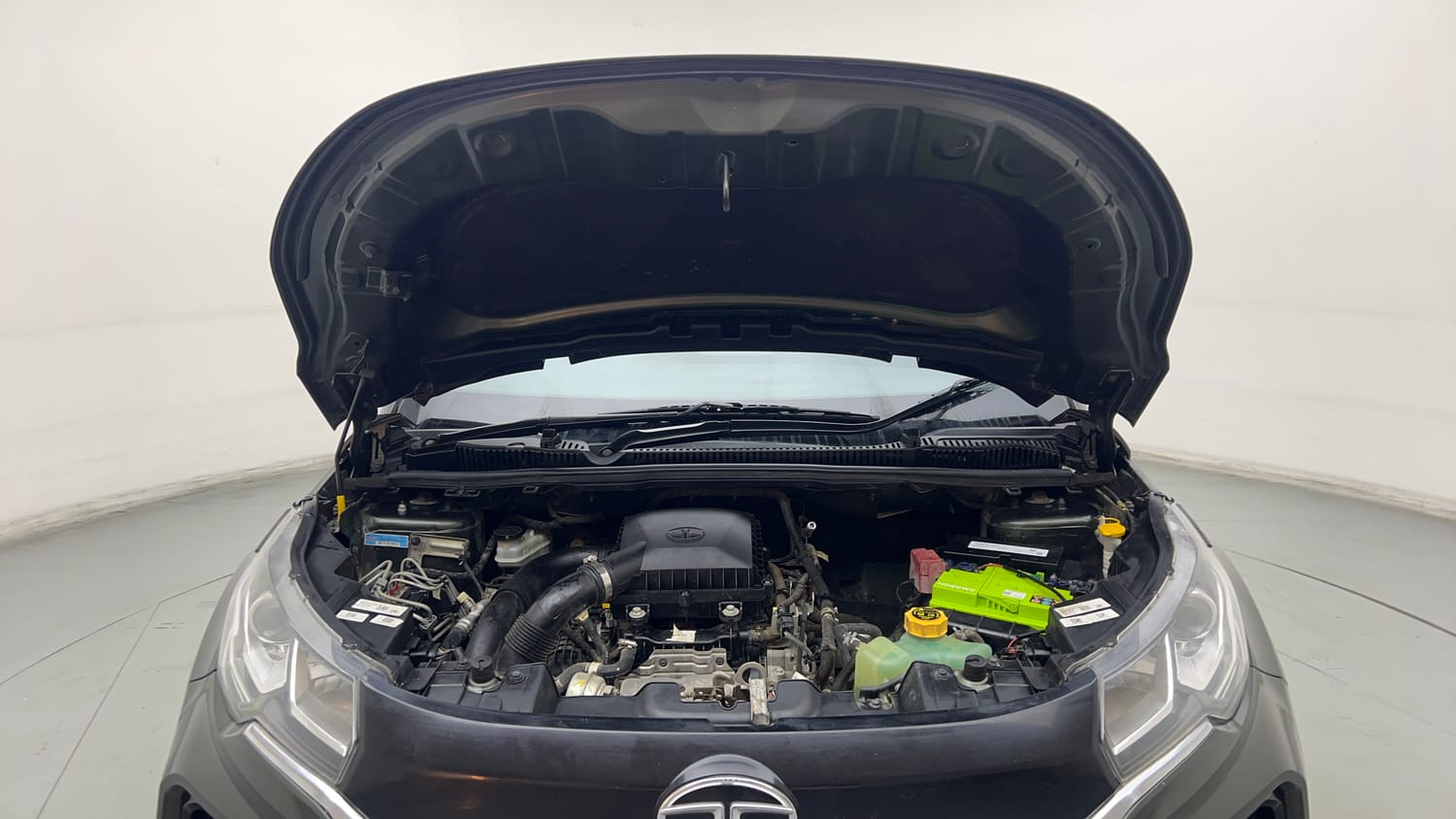 Used 2023 Tata Nexon XM (S) Petrol Manual engine ENGINE & BONNET OPEN FRONT VIEW