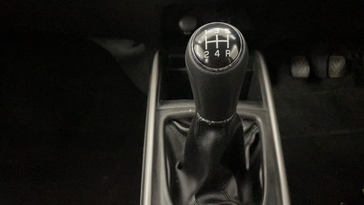 Used 2019 Maruti Suzuki Baleno Delta 1.2 Petrol Manual interior GEAR  KNOB VIEW