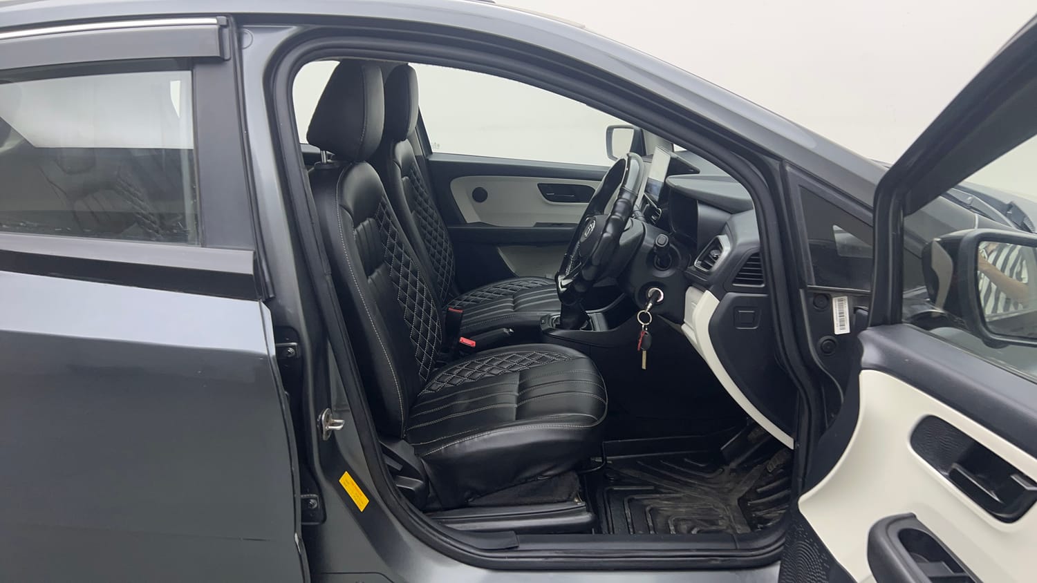 2022 Tata Altroz XE Plus Petrol-17